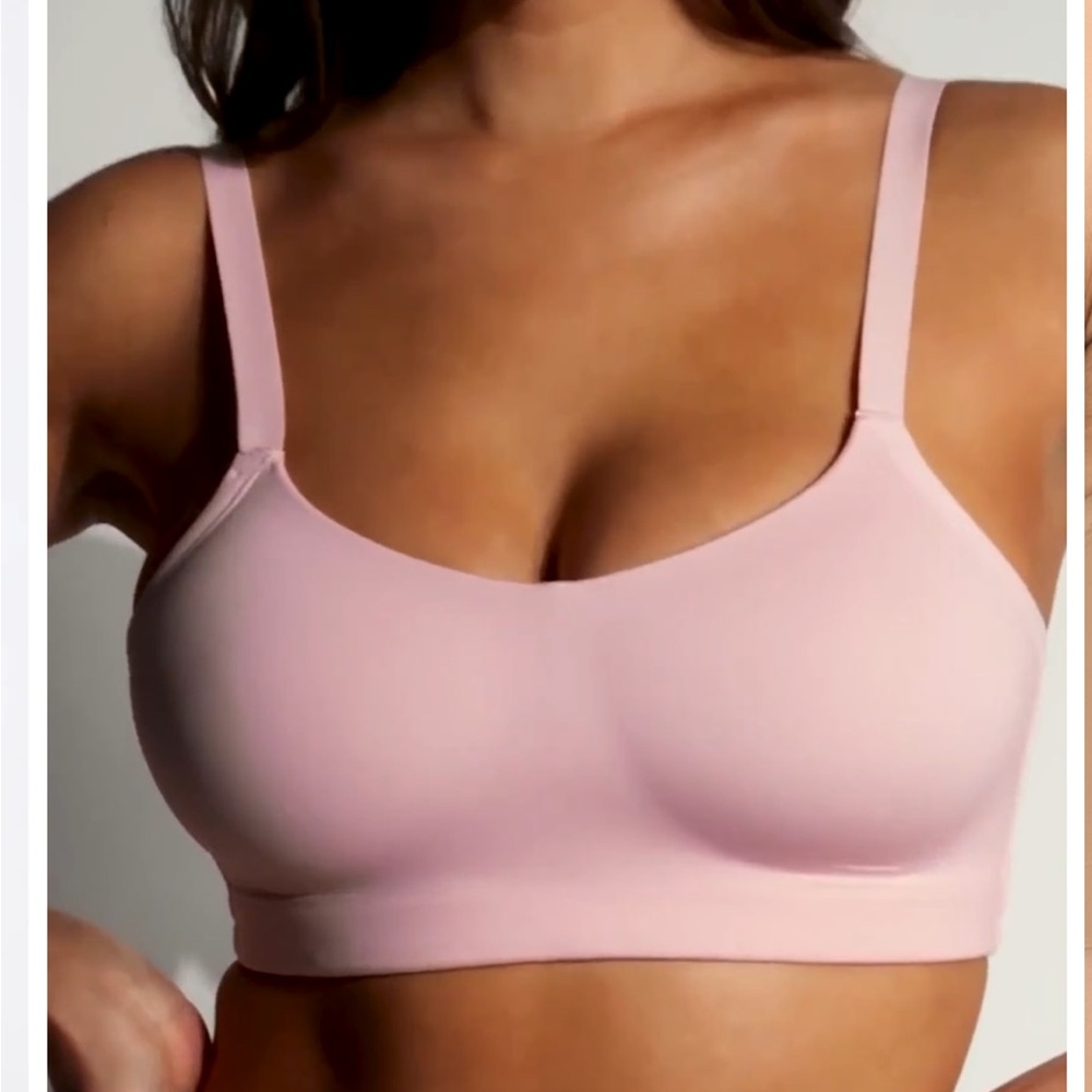 BNWT - Knix One & Only Scoop Seamless Wireless Bra